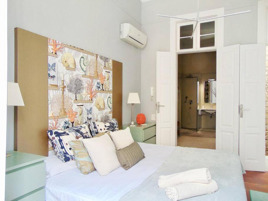 Traditional Townhouse With Private Rooftop Terrace
