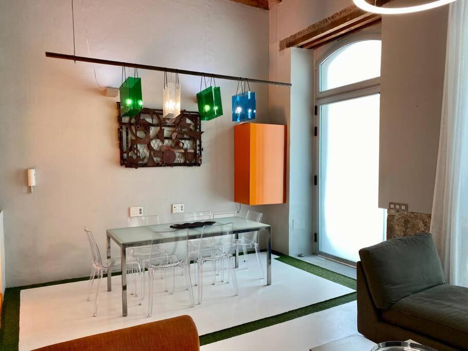 Traditional Townhouse With Private Rooftop Terrace Appartement